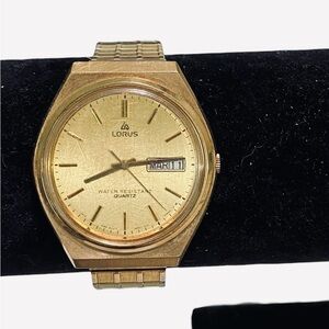 Vintage Men’s Lorus Water Resistant Quartz Watch Y575-8140 Stainless Steel Back